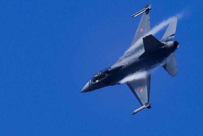 مقاتلة بلجيكية من طراز F-16 خلال تمرين نووي جوي لحلف شمال الأطلسي ، في قاعدة كلاين بروغل الجوية (بلجيكا) ، 18 أكتوبر 2022. 