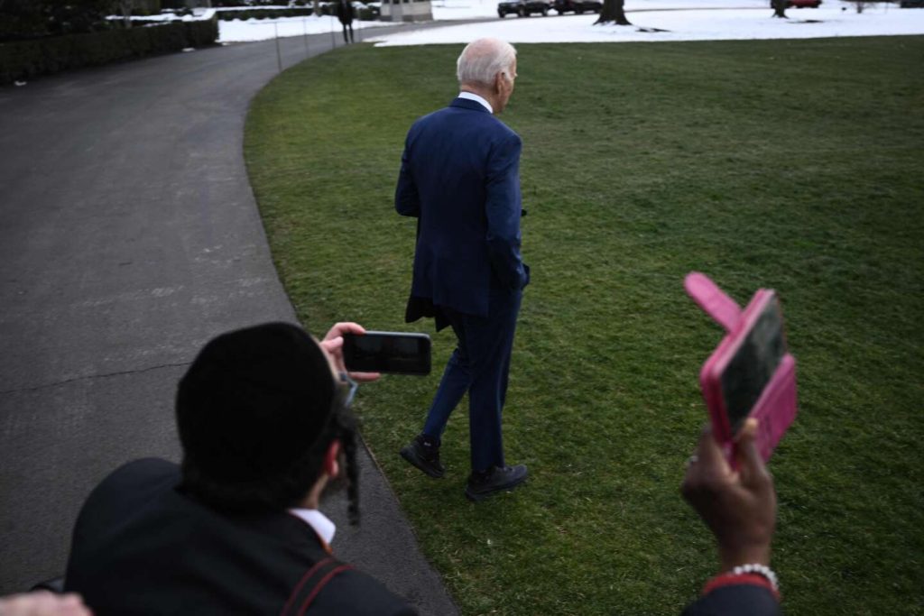 فالاقتصاد الأميركي ينتصر، على خلفية النمو والعمالة الكاملة والتضخم الخاضع للسيطرة