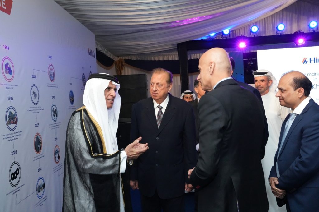 سعود بن صقر يؤكد أهمية تعزيز تنافسية القطاع الصناعي في رأس الخيمة