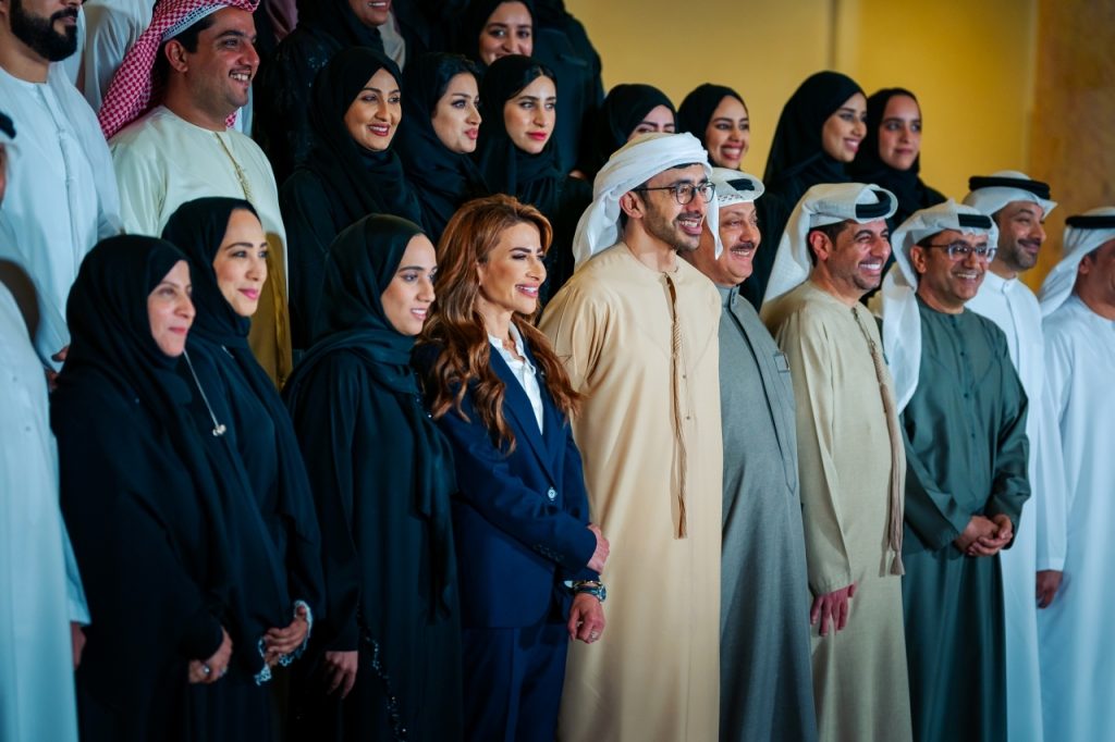 عبدالله بن زايد يحضر حفل استقبال خريجي منصة «دراية للمتحدثين»