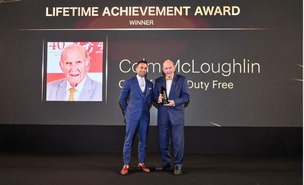 رئيس مجلس إدارة سوق دبي الحرة يفوز بجائزة «إنجاز العمر»