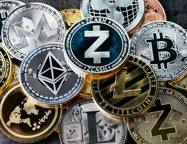 XRP تبدأ التحرك مبكرًا، وSolana (SOL) أقوى بالفعل من أي شخص آخر؛ هل يحتاج إيثريوم (ETH) إلى المزيد من الوقود؟