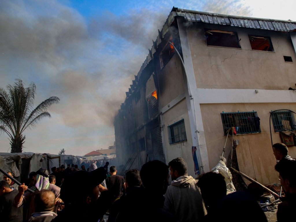 عشرات الشهداء بخان يونس وتنديد أممي بقصف إسرائيل ملجأ للأونروا