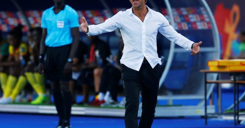 الجماهير الجزائرية تطالب بالتعاقد مع الفرنسي رينارد خلفا لبلماضي