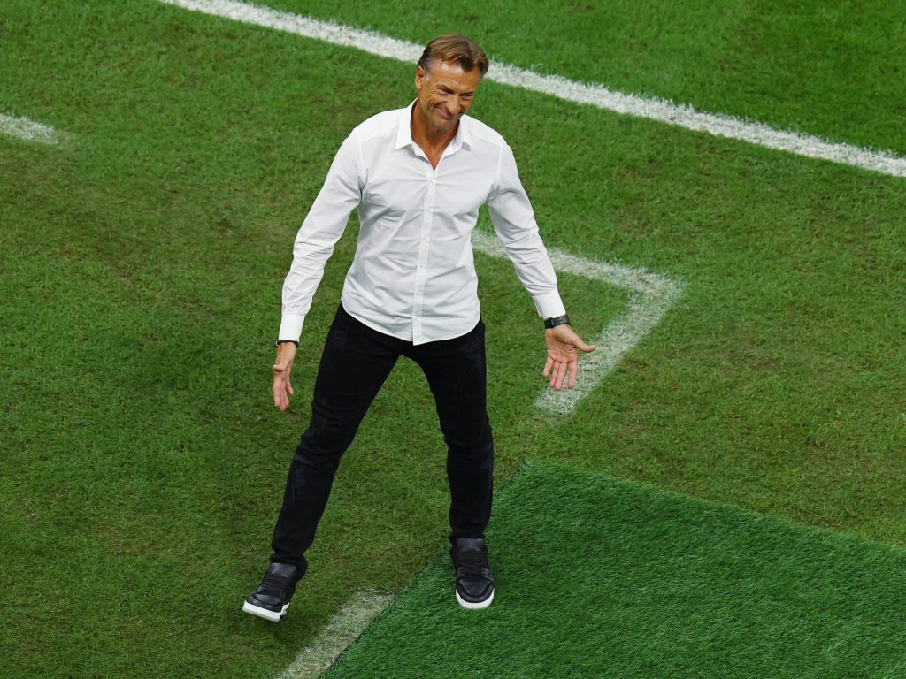 فرنسا ترفض “إعارة” مدربها رينار لإنقاذ ساحل العاج في كأس أفريقيا