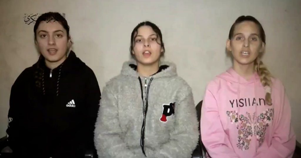 كتائب القسام تنشر رسالة 3 أسيرات إسرائيليات لنتنياهو