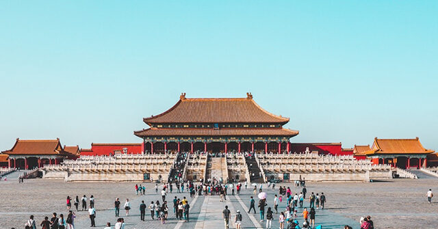 مسؤولو الصحة الصينيون يحذرون من “المرض الشديد والموت” لأن السفر في العطلات قد يؤدي إلى انتشار العدوى على مستوى العالم