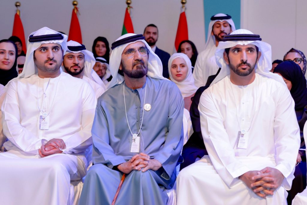 محمد بن راشد يلتقي وزراء الشباب العرب المشاركين في الاجتماع العربي للقيادات الشابة