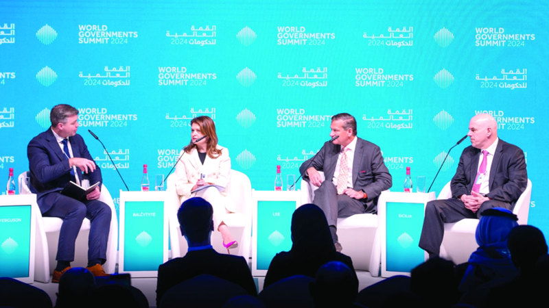 مسؤولون وخبراء يدعون الحكومات إلى عمل استباقي لمواكبة مستجدات الذكاء الاصطناعي