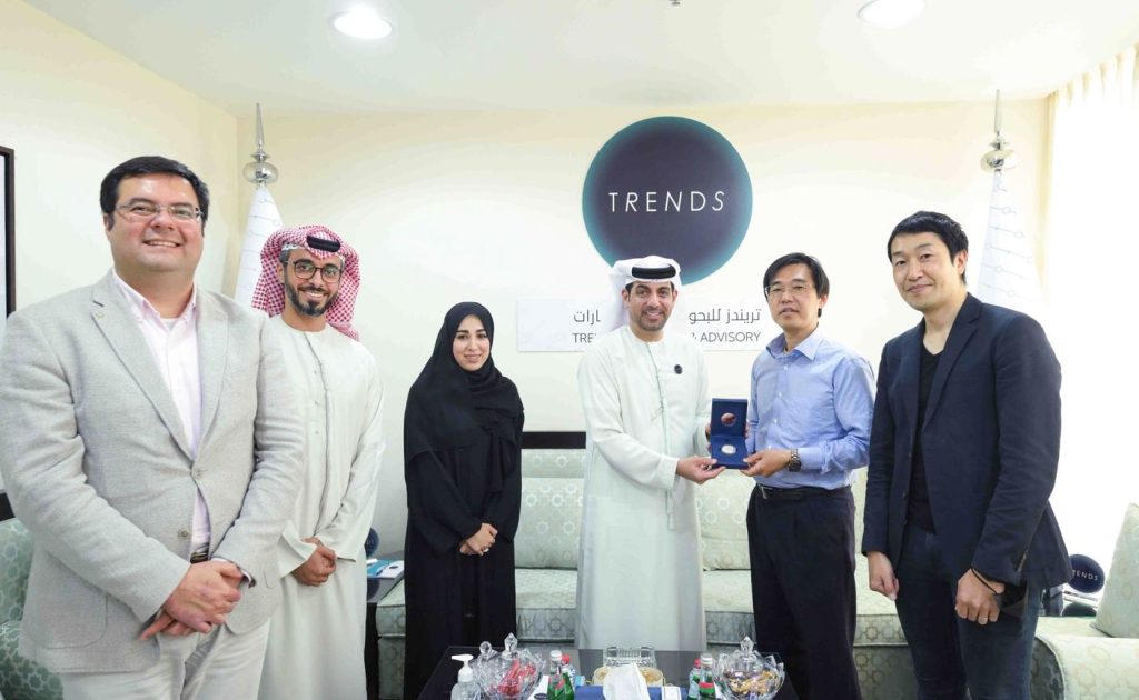 «تريندز» ووفد ياباني يستعرضان التعاون البحثي