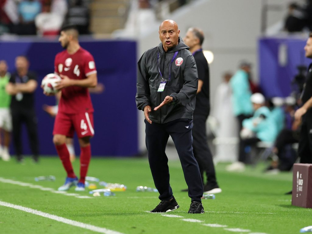 مدرب قطر يقلل من أهمية هوية حكم مواجهة إيران بنصف نهائي كأس آسيا