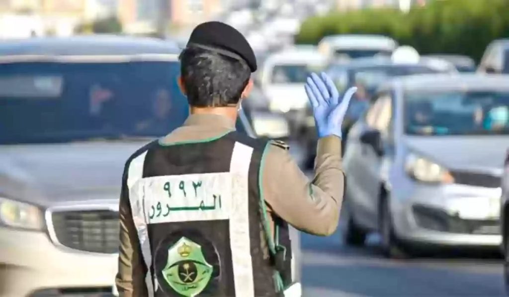 هل يمكن للزائر قيادة مركبة في السعودية برخصة مصرية؟.. المرور تجيب