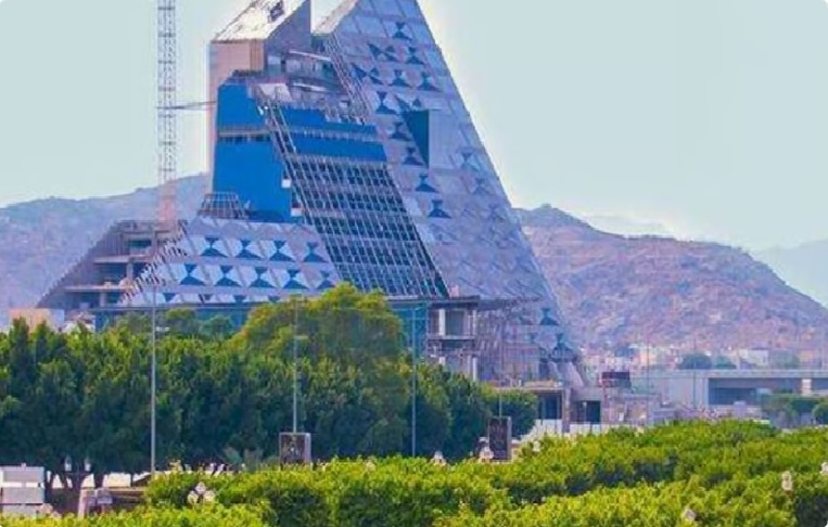 أمانة الطائف تطلق خدمة تصريح اللوحات الإعلانية المؤقتة عبر تطبيق «بلدي»