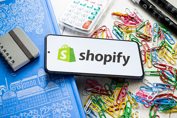 Shopify: عمل رائع بسعر باهظ (تخفيض التصنيف) (NYSE:SHOP)