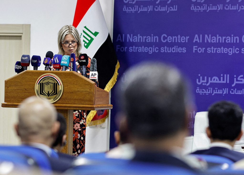 البلاد “على حافة الخطر”.. مبعوثة الأمم المتحدة إلى العراق تتوقع “التنحي”