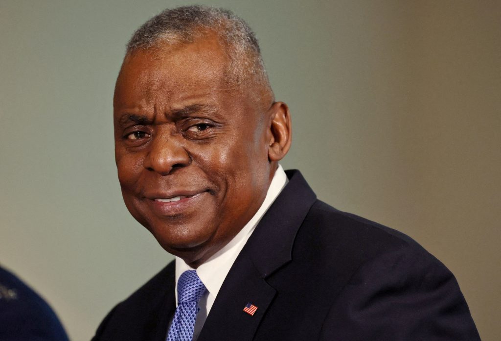 بعد خضوعه للعلاج بالمستشفى.. وزير الدفاع الأميركي يستأنف مهامه الثلاثاء