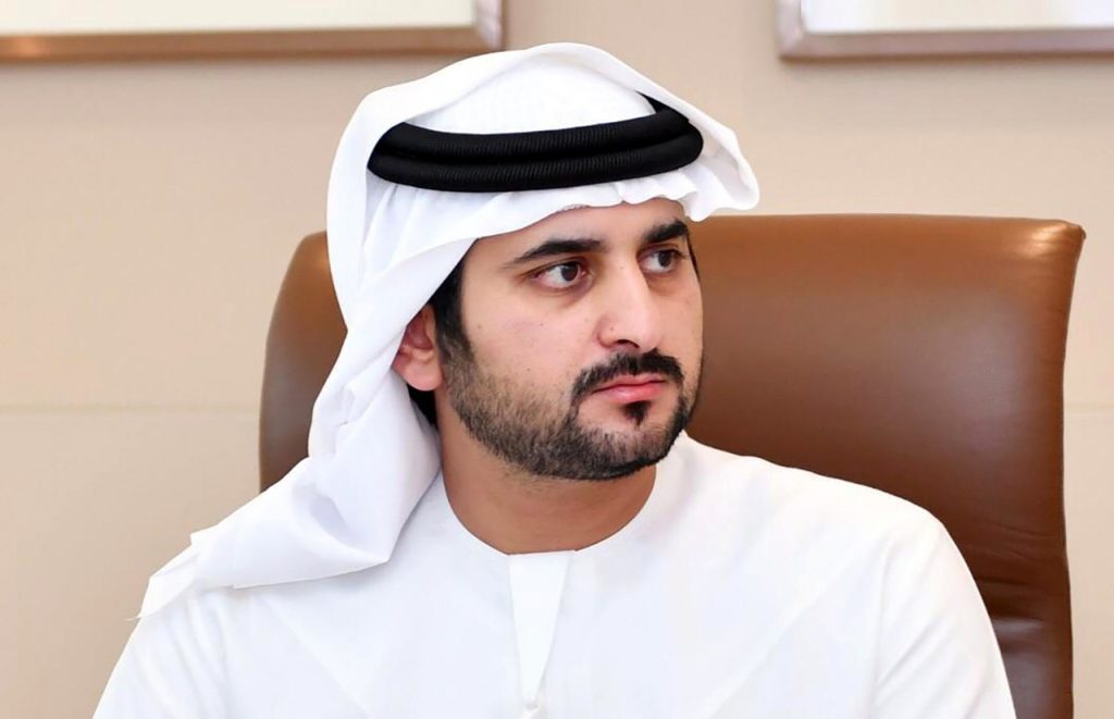 مكتوم بن محمد يطلع على التقرير السنوي لإنجازات اللجنة العليا للتشريعات في دبي 2023