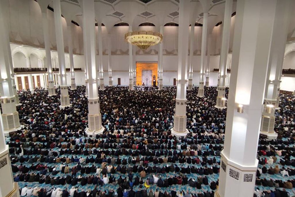 ثالث أكبر مساجد العالم.. إقامة أول صلاة جمعة بجامع الجزائر