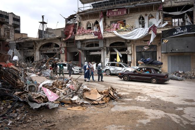 عودة المدنيين إلى النبطية (لبنان) بعد يومين من وقف إطلاق النار، في 28 تشرين الثاني/نوفمبر 2024.