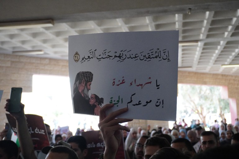 الحركات الطلابية في عدد من أقامت الجامعات الأردنية، وقفات تضامنية دعما لغزة.الجزيرة