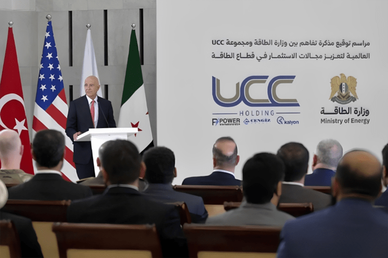 المبعوث الأمريكي الخاص إلى سوريا توماس باراك: هذه اللحظات لا تتكرر دائماً وكل جهود الإدارة الأمريكية تصب في مصلحة الحكومة السورية الجديدة.