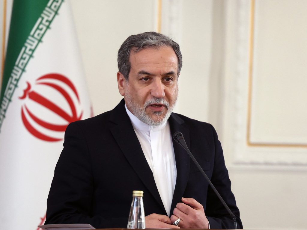 عراقجي يزور السعودية وقطر قبل جولة ترامب في المنطقة