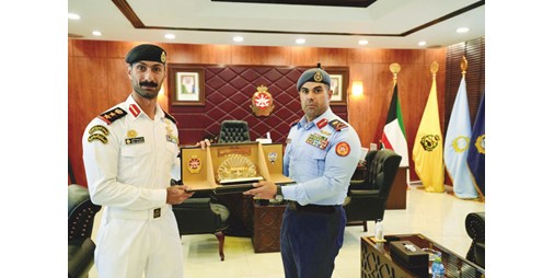 نائب رئيس الأركان كرّم العقيد يوسف الشطي لتحقيقه رقماً قياسياً عالمياً