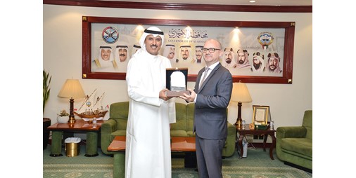 محافظ الأحمدي وسفير فرنسا بحثا سبل تعزيز التعاون المشترك