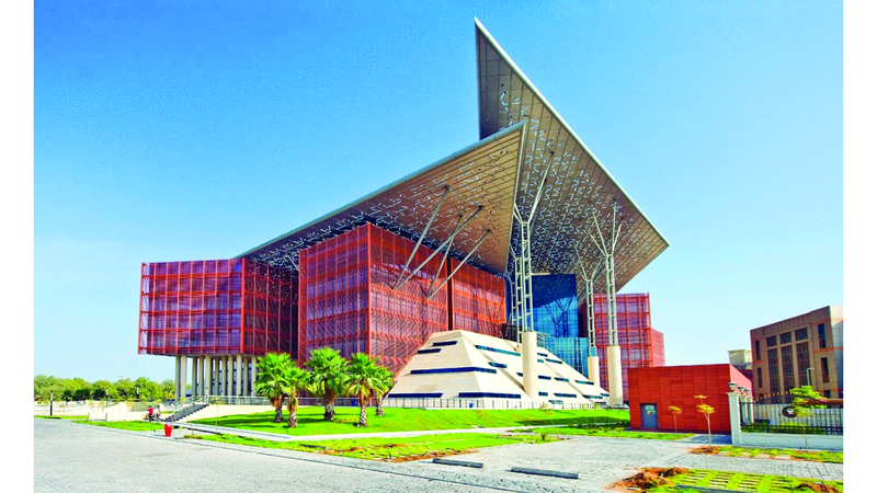 امرأة تمنح محتالاً بيانات بطاقتها الائتمانية.. وتخسر 96.9 ألف درهم