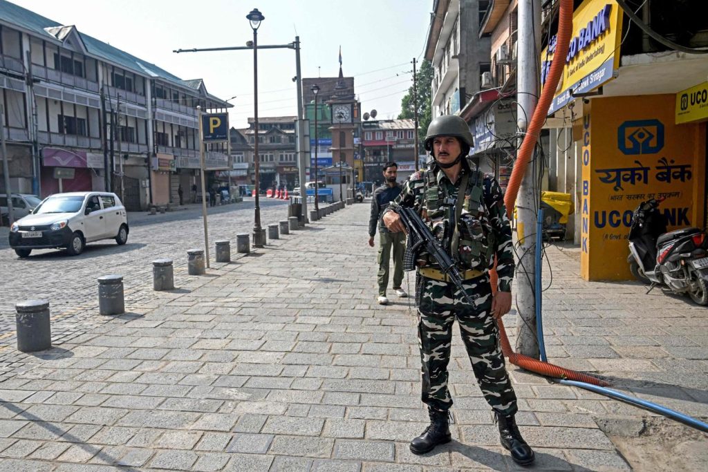 أي هجوم من قبل إسلام أباد سوف يثير “إجابة ثابتة للغاية” ، تحذر نيودلهي ، بعد مناقشات جديدة حول لقطات ليلية