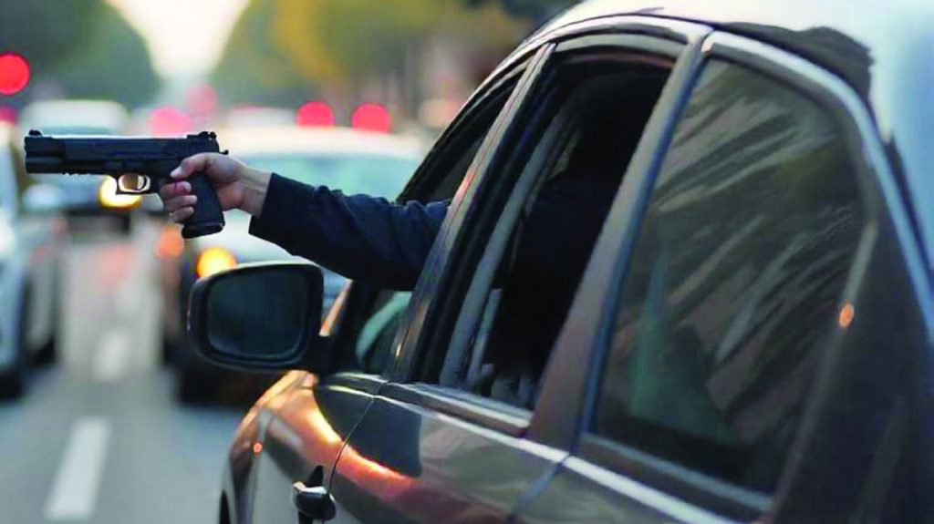 وفاة أمّ وابنتيها بحادث إطلاق نار في رأس الخيمة.. وضبط المتورط