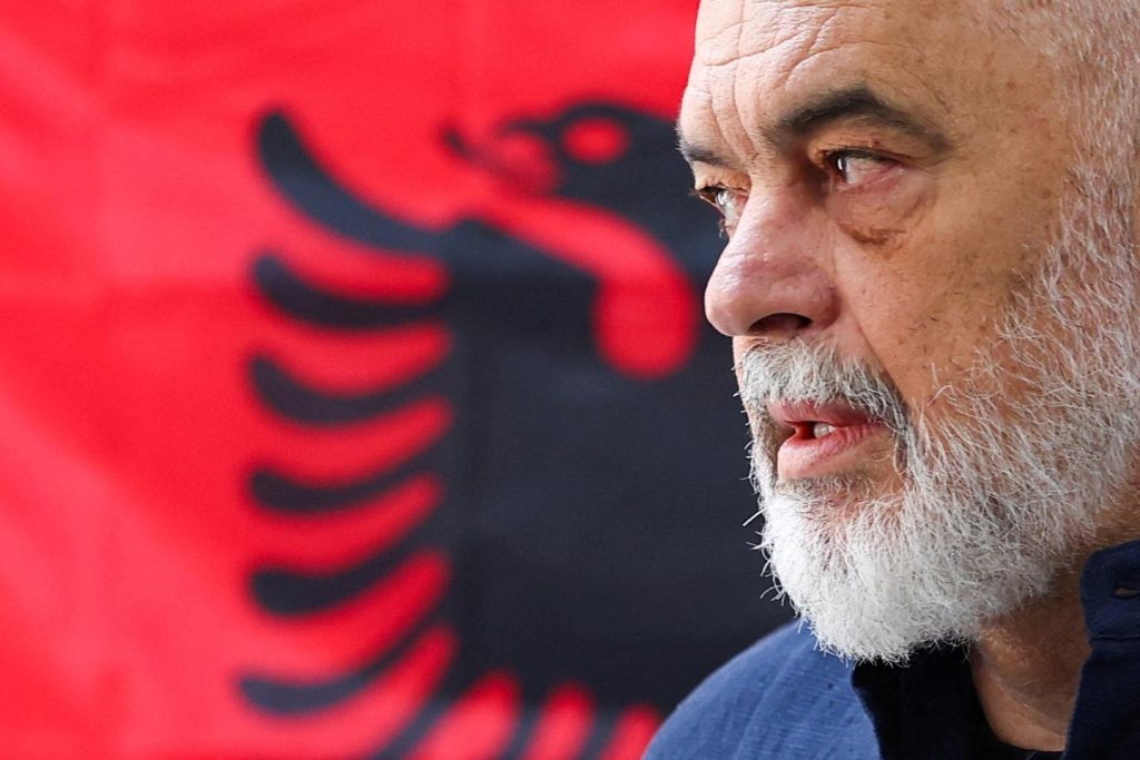 إدي راما يفوز بفترة تاريخية رابعة لرئيس الوزراء