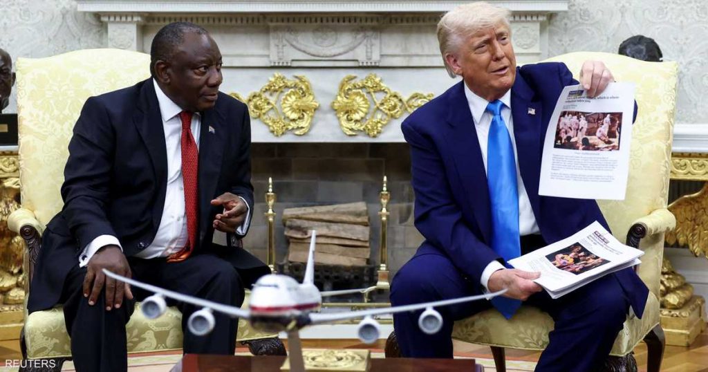 تحقيق يكشف “أدلة مغلوطة” عرضها ترامب على رئيس جنوب إفريقيا