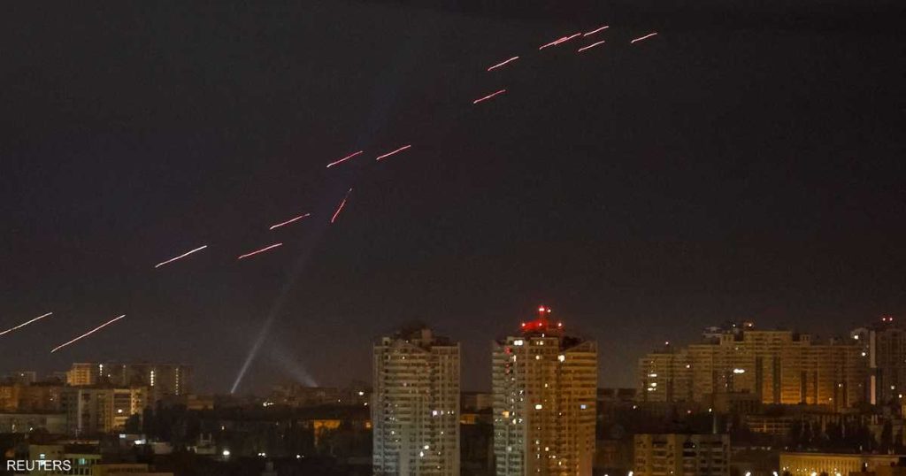 كييف في حالة تأهب بعد هجوم روسي بطائرات مسيرة وصواريخ