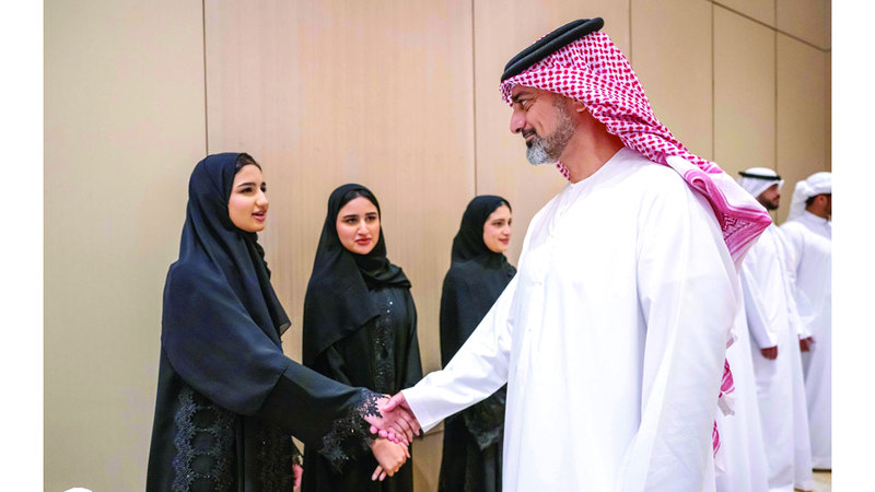 ولي عهد عجمان يلتقي الطلبة الإماراتيين في الصين