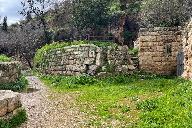 صطاف أو سطاف هي قرية فلسطينية قضاء القدس المهجرة خلال الحرب العربية الإسرائيلية عام 1948. وهي تقع على بعد 10 كم من القدس الغربية.