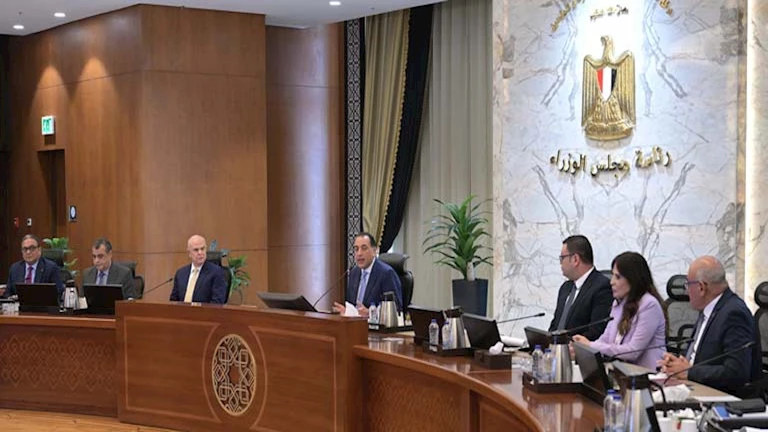 حدث منتصف الليل| أبرز قرارات الحكومة وكشف تجاري ضخم للذهب