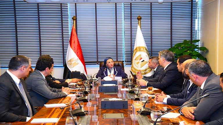 وزيرة البيئة: توسيع الشراكة مع القطاع الخاص لتحقيق الاقتصاد الدائري والانتقال الأخضر