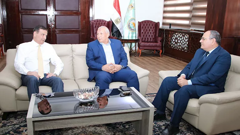 وزير الزراعة يبحث تنمية الاستثمار وتعزيز الإنتاج بالوادي الجديد