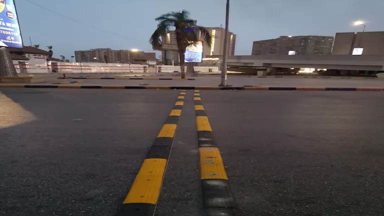 تنفيذ مطبّات تهدئة بشارع جامعة الدول العربية بالجيزة