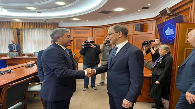 وزير السياحة يبحث مع نظيره الصربي تنظيم معارض أثرية وتوسيع خطوط الطيرا