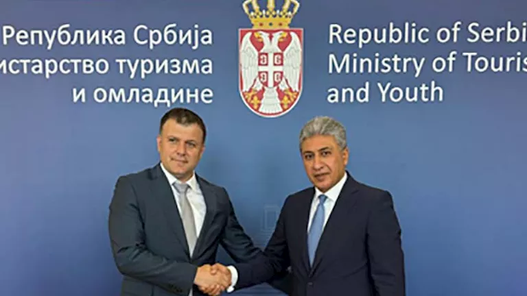 مصر وصربيا تبحثان فتح خط طيران مباشر بين القاهرة وبلجراد