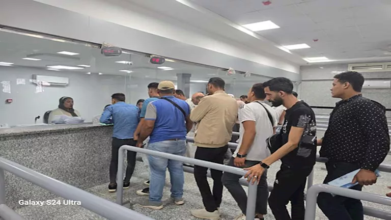 العمل: توثيق عقود عمل بالخارج للتأكد من صحتها (صور)