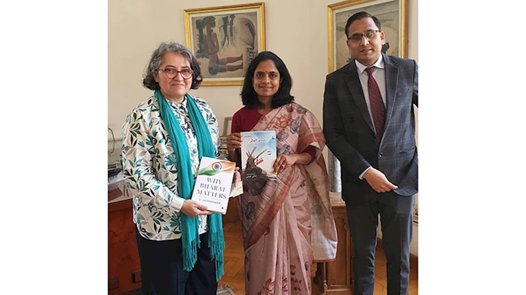 لإعداد قائمة كتب تُنقل للعربية.. رئيس “القومي للترجمة” تلتقي القائم بأعمال سفير الهند