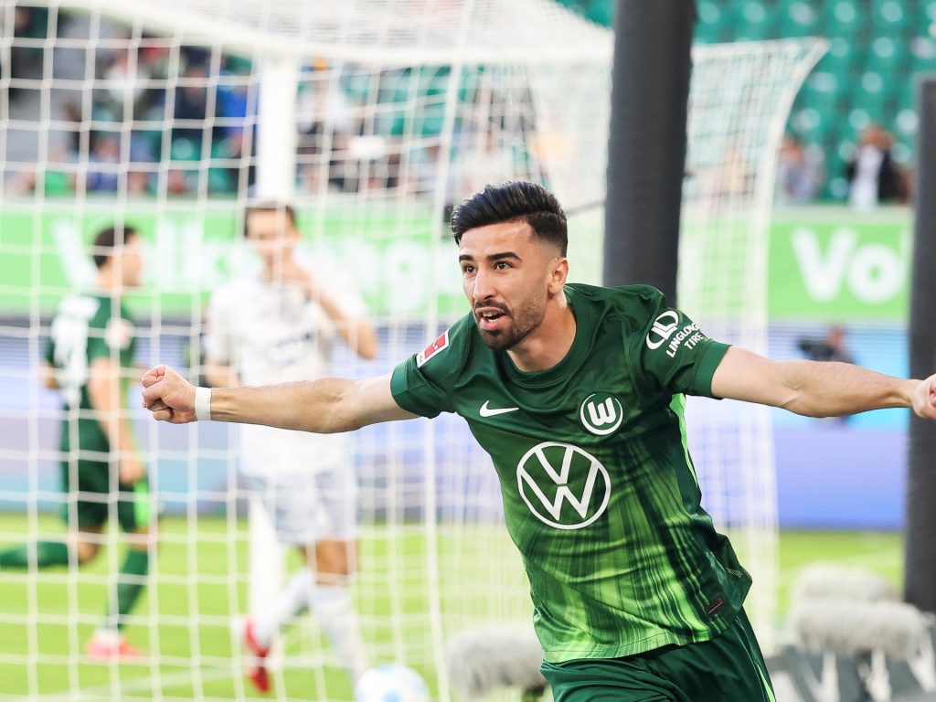 الجزائري عمورة على أعتاب فريق جديد بالبوندسليغا