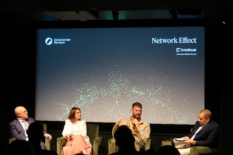 stablecoins على وشك أن تصل إلى “الكتلة الحرجة” في حين ينظر إلى عام 2027 على أنها سنة محورية