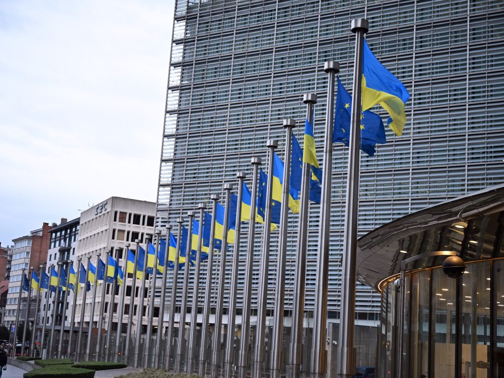 أوكرانيا تطرح خطة لعقوبات أوروبية على مشتريي النفط الروسي