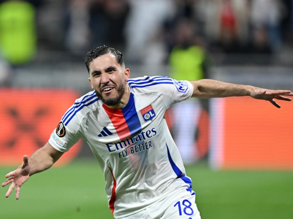 ديشان مدرب فرنسا: دعوة ريان شرقي لا علاقة لها باللعب مع الجزائر