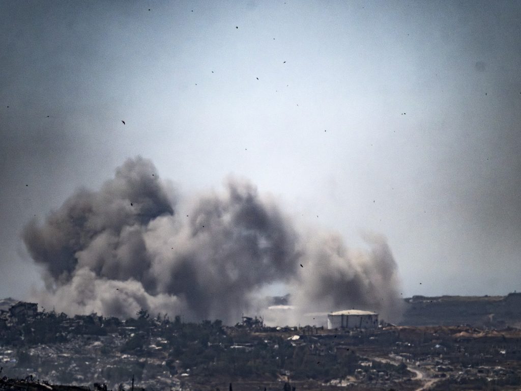 مجازر جديدة والاحتلال يعترض صاروخا بغلاف غزة