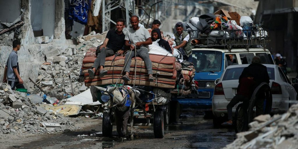 Live ، War in Gaza: “سلسلة من الغارات الإسرائيلية” على الجيب الفلسطيني تركت 33 قتيلاً على الأقل ، وفقًا للدفاع المدني